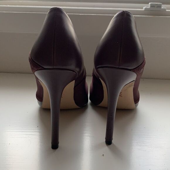 BCBGeneration sz 8 Plum Hayden Slip On Soft Neo Ankle Booties Pointy Toe Pointed - Picture 5 of 10